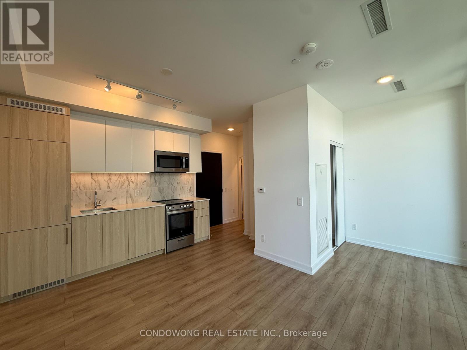 Apartment at 702 - 500 DUPONT STREET, Toronto (Annex)