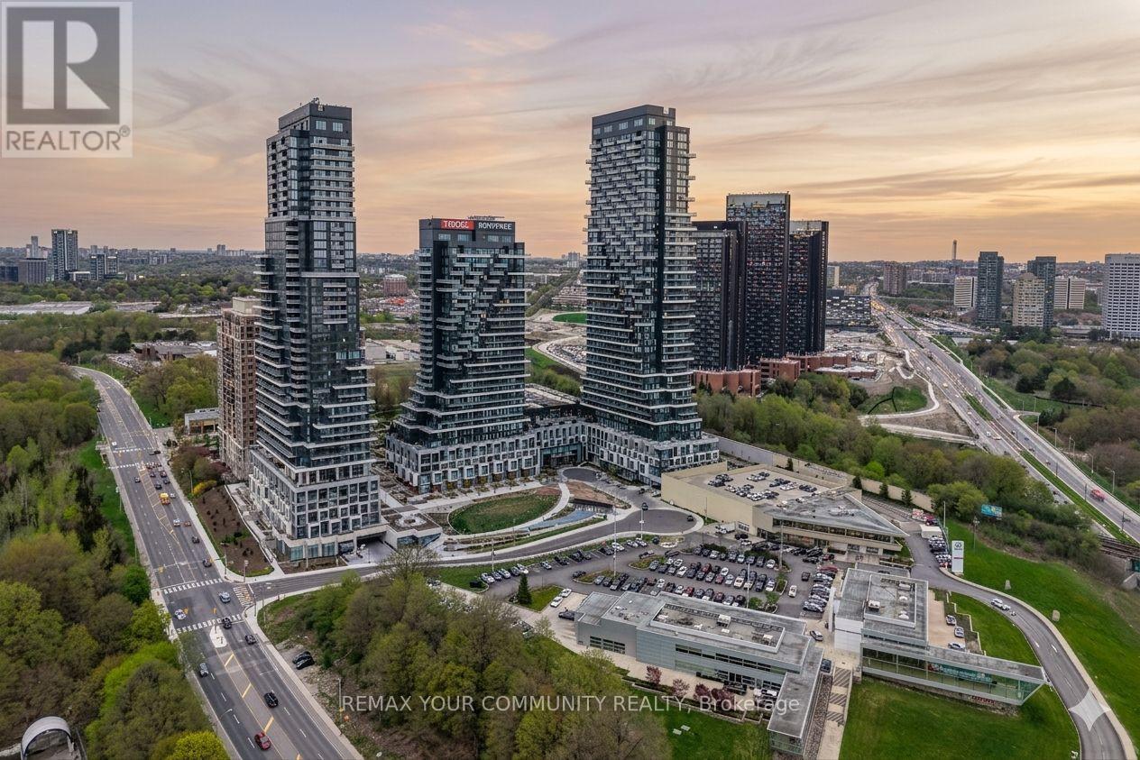 Apartment at 110 - 10 INN ON THE PARK DRIVE, Toronto (Banbury-Don Mills)