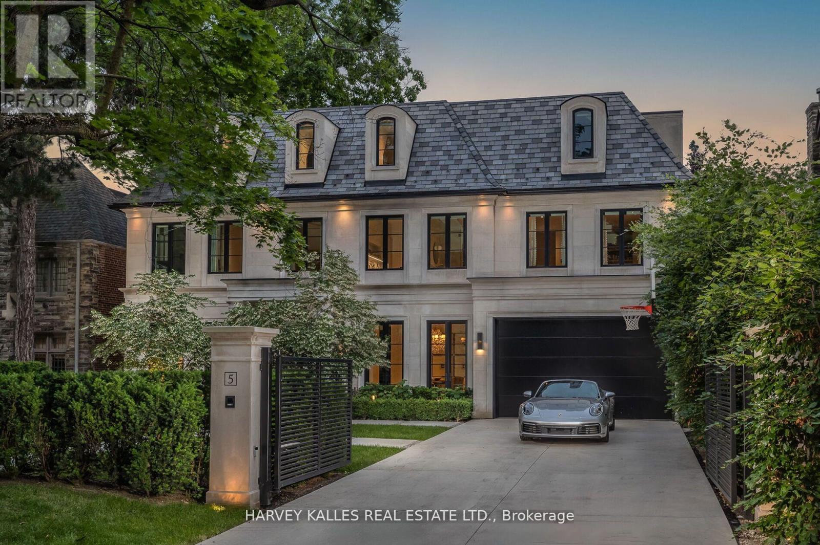 Detached at 5 DEWBOURNE AVENUE, Toronto (Forest Hill South)