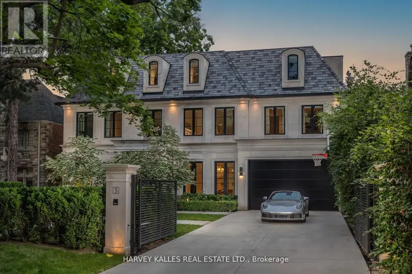 Detached at 5 DEWBOURNE AVENUE, Toronto