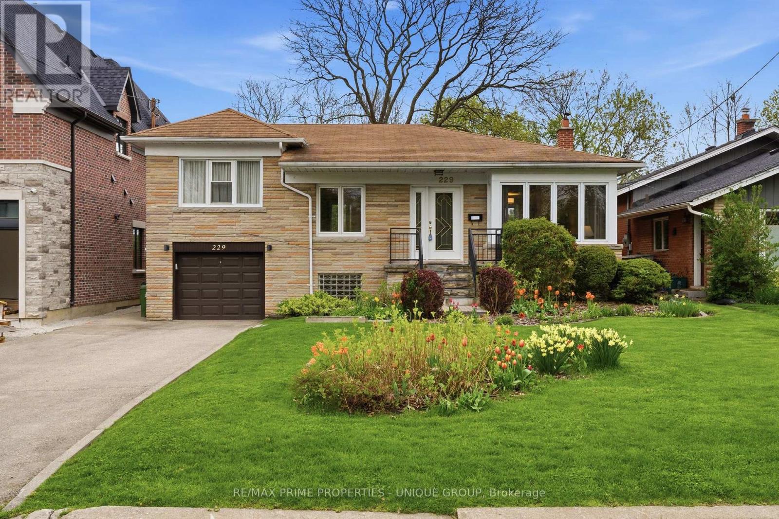 Detached at 229 PARK HOME AVENUE, Toronto (Willowdale West)