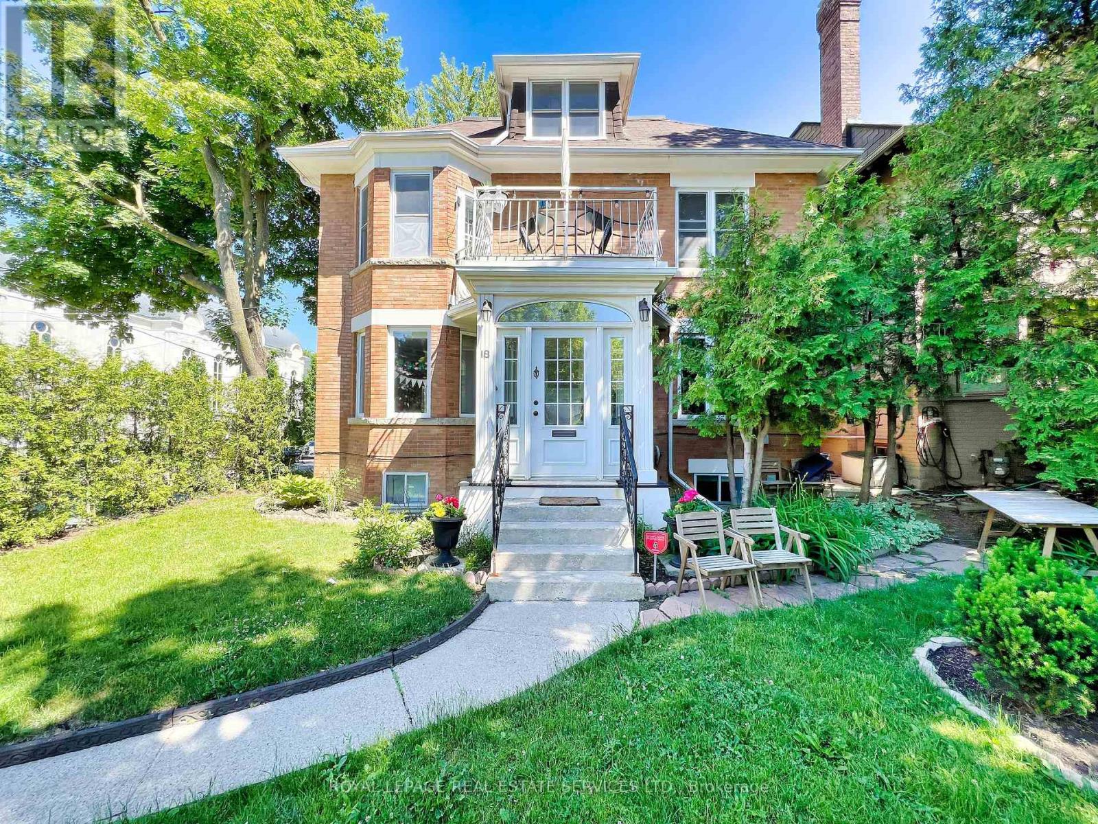 Multiplex at 18 SHORNCLIFFE AVENUE, Toronto (Casa Loma)