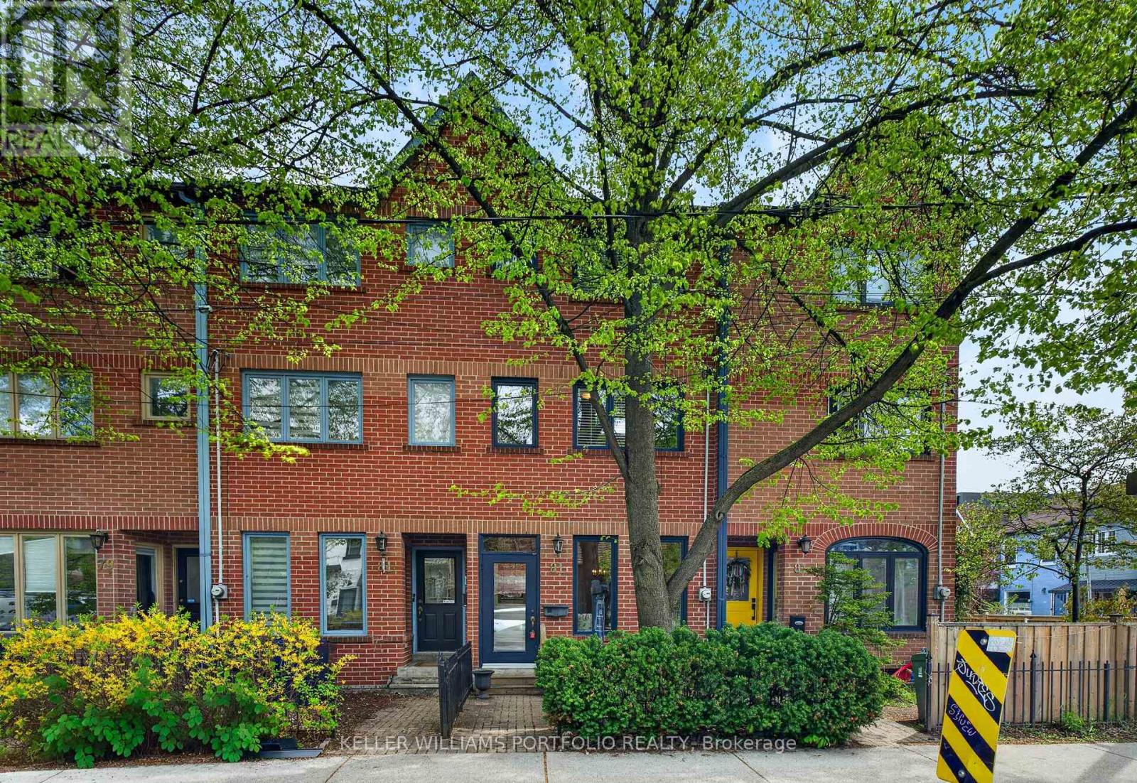 Townhouse at 81B ULSTER STREET, Toronto (University)