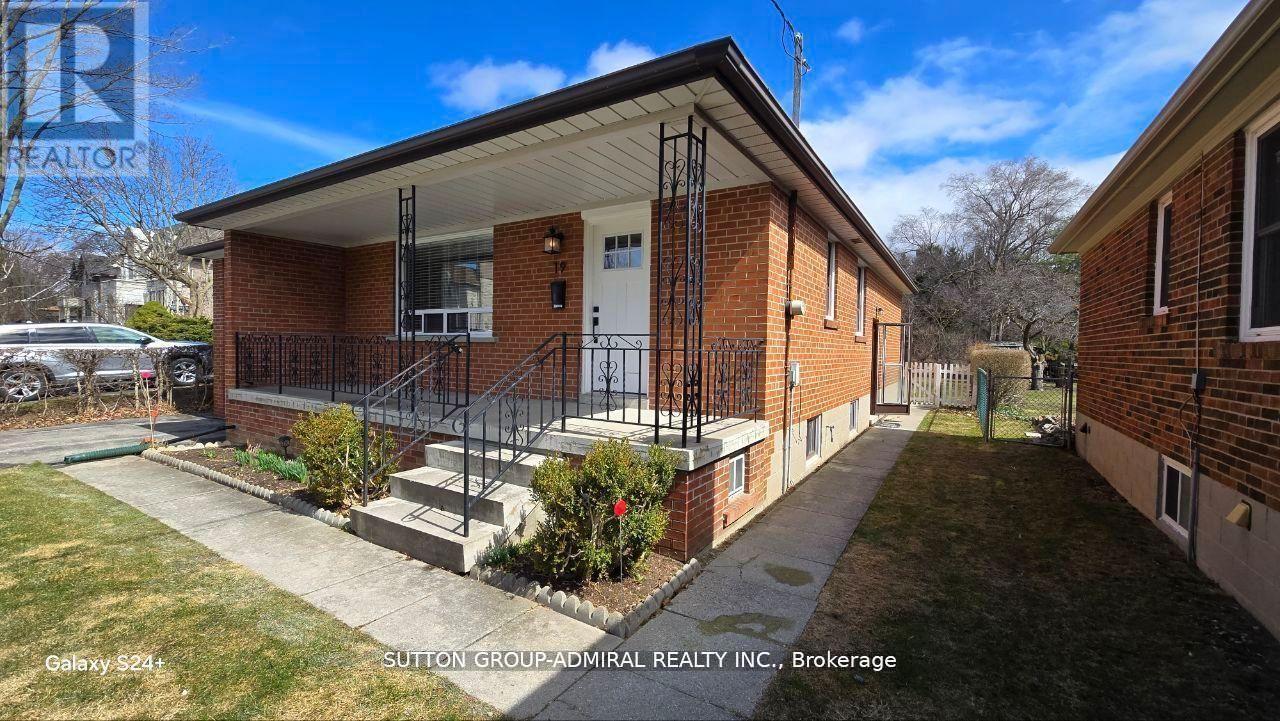 Detached at BSMT - 19 TOBRUK CRESCENT, Toronto
