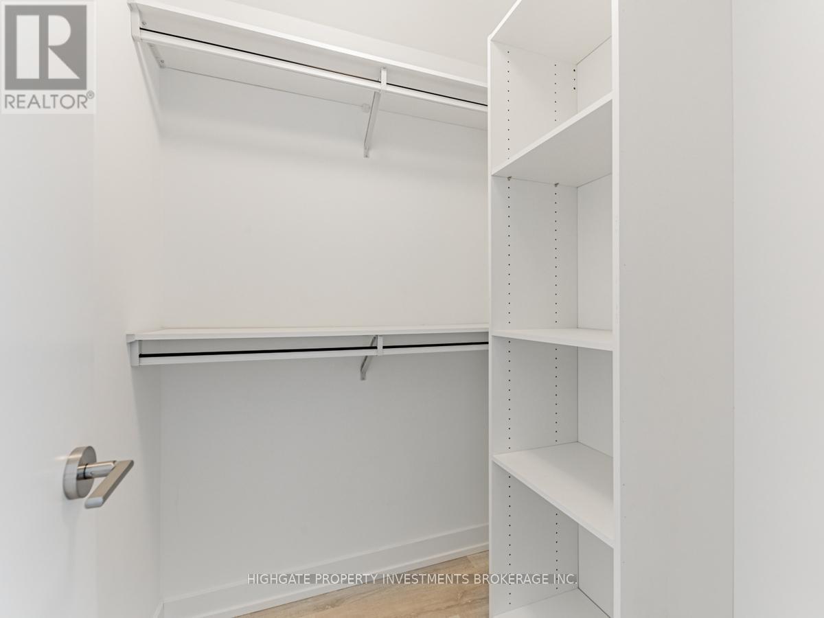 Apartment at N437 - 7 GOLDEN LION HEIGHTS, Toronto