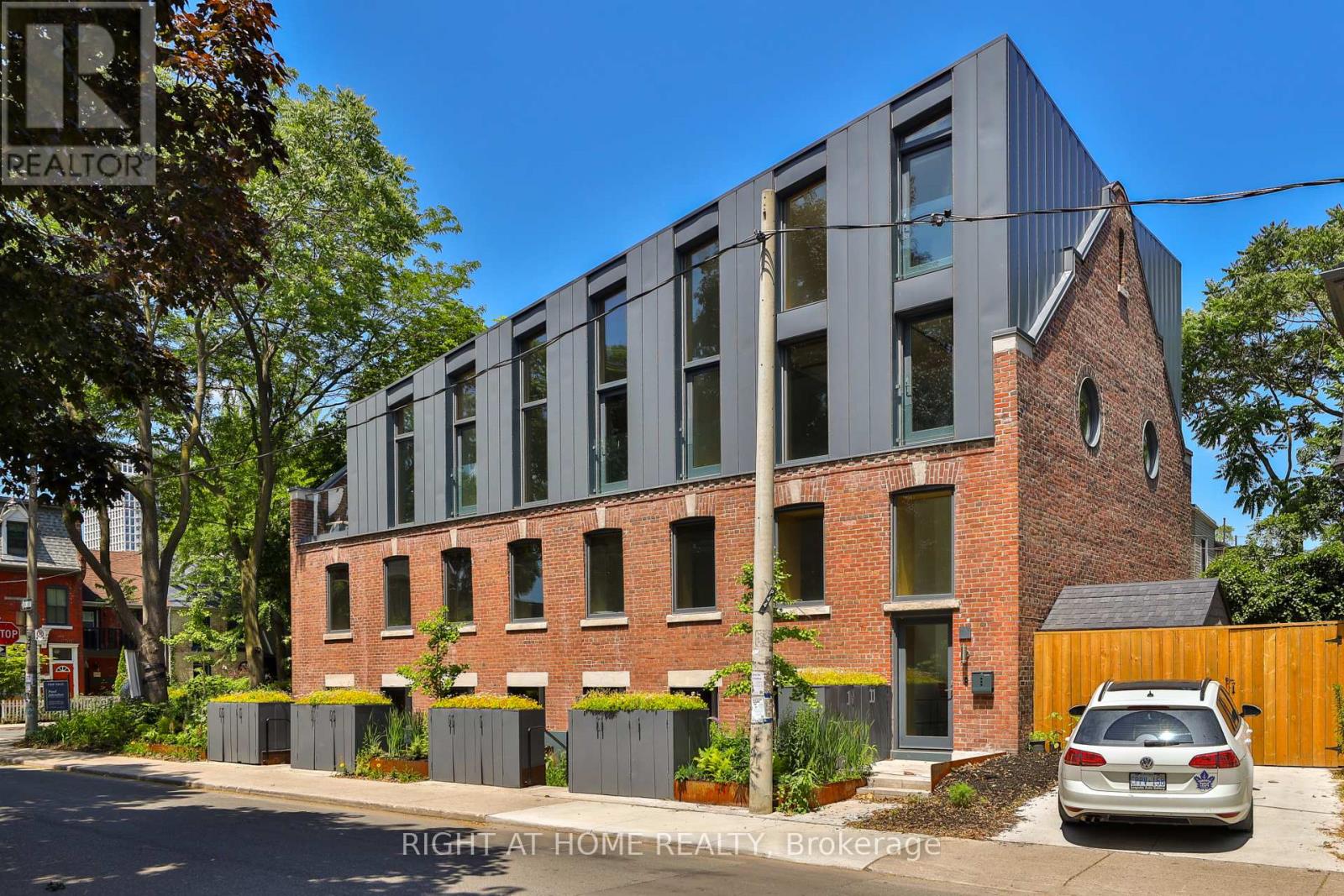 Apartment at PH 2 - 225 BRUNSWICK AVENUE, Toronto