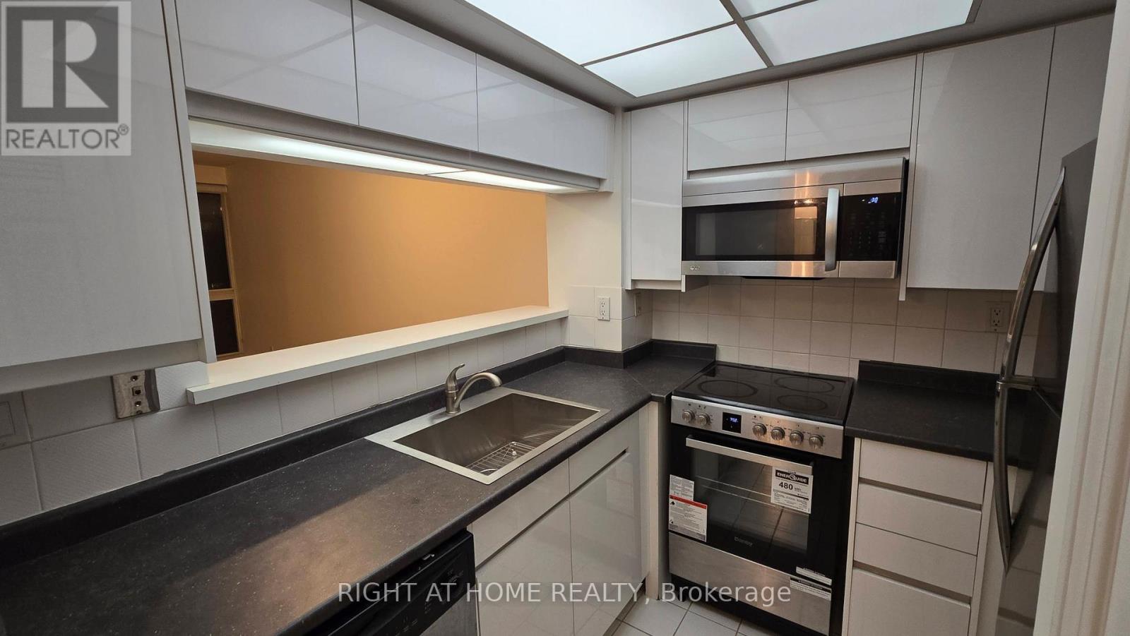 Apartment at 311 - 7 BROADWAY AVENUE, Toronto (Mount Pleasant West)