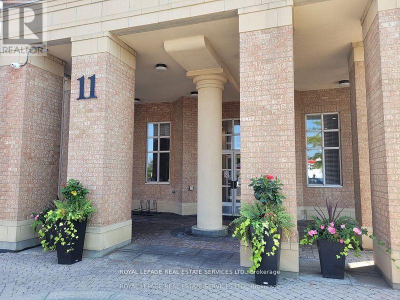 Apartment at 607 - 11 THORNCLIFFE PK DRIVE, Toronto (Thorncliffe Park)