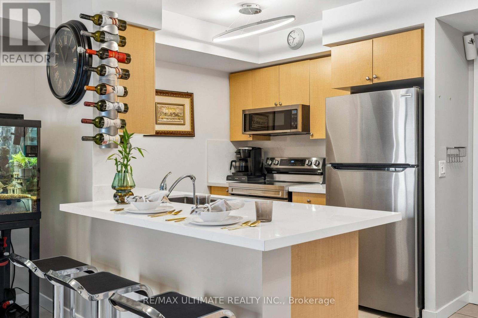 Apartment at 308 - 35 SARANAC BOULEVARD, Toronto