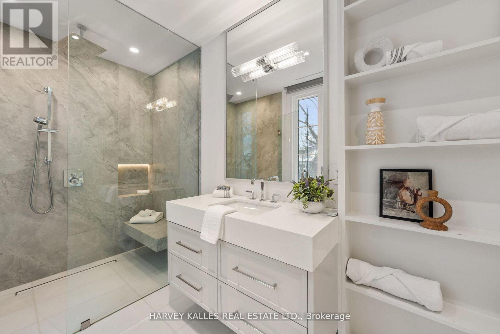 Detached at 335 LYTTON BOULEVARD, Toronto