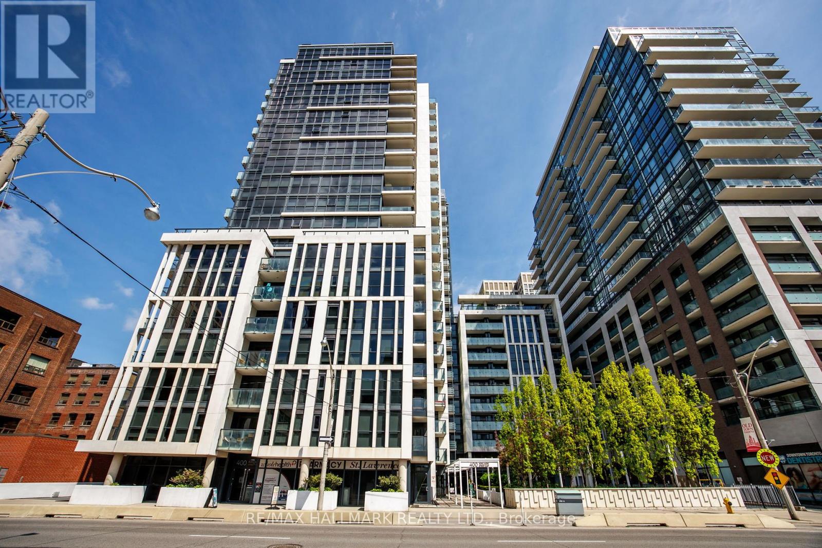 Apartment at 819 - 400 ADELAIDE STREET E, Toronto (Moss Park)