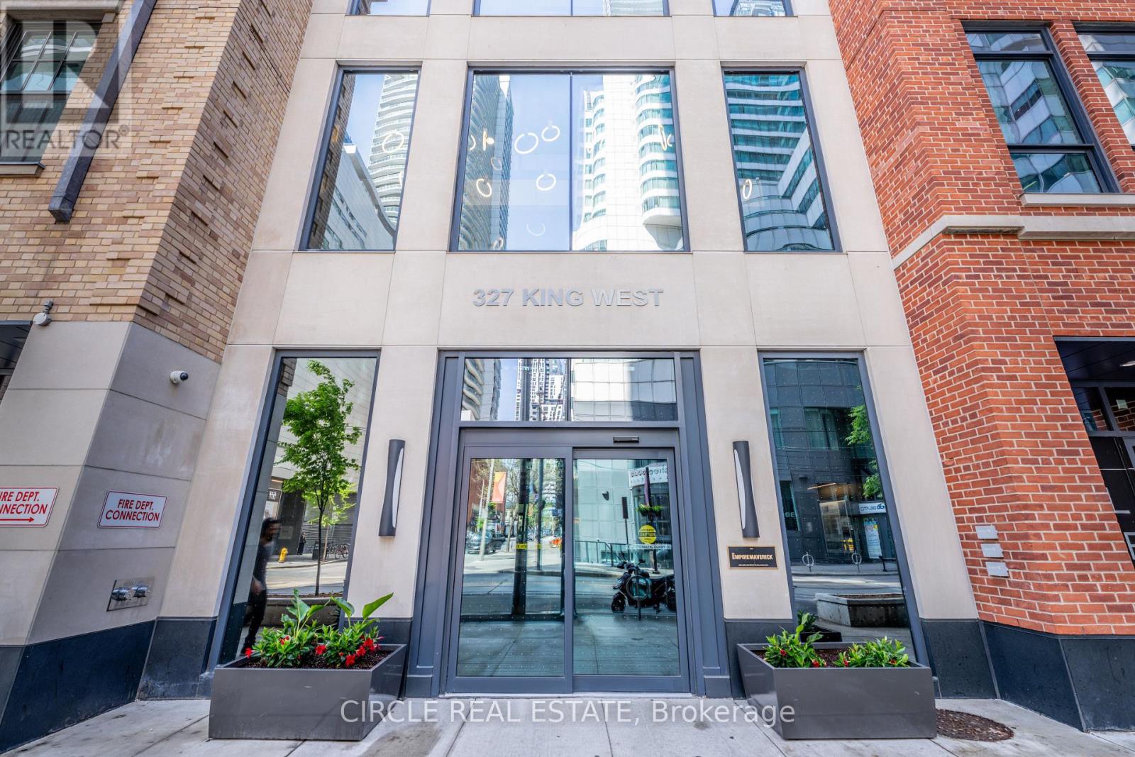 Apartment at 2705 - 327 KING STREET W, Toronto (Waterfront Communities)