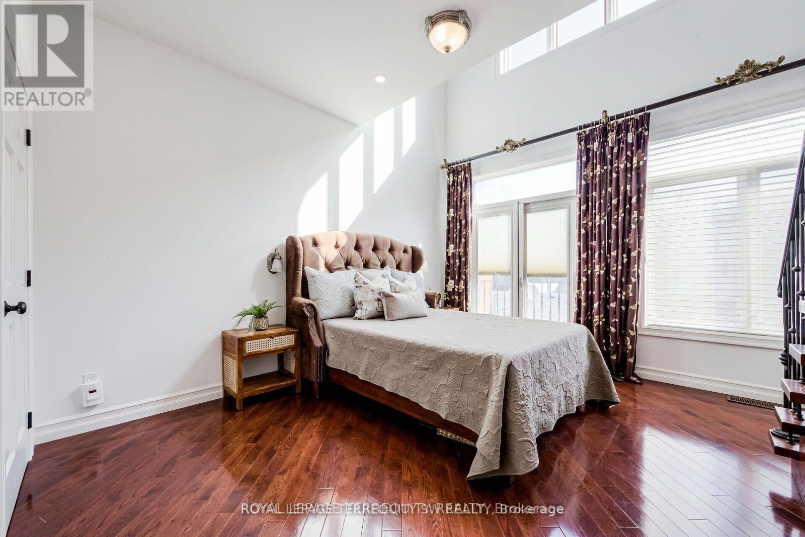 Detached at 329 LIPPINCOTT STREET, Toronto