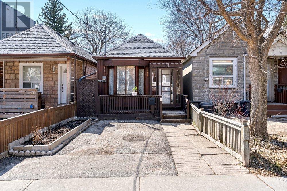 Detached at 186 CEDRIC AVENUE, Toronto (Oakwood Village)