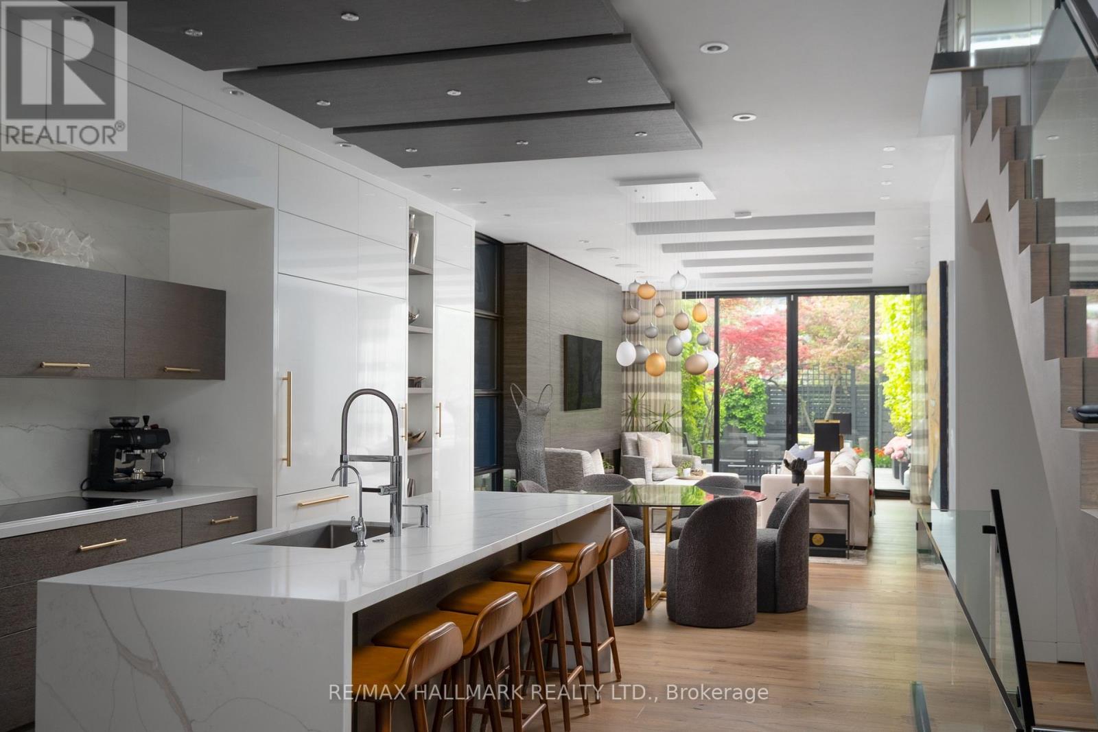 Townhouse at 23 LOWTHER AVENUE, Toronto