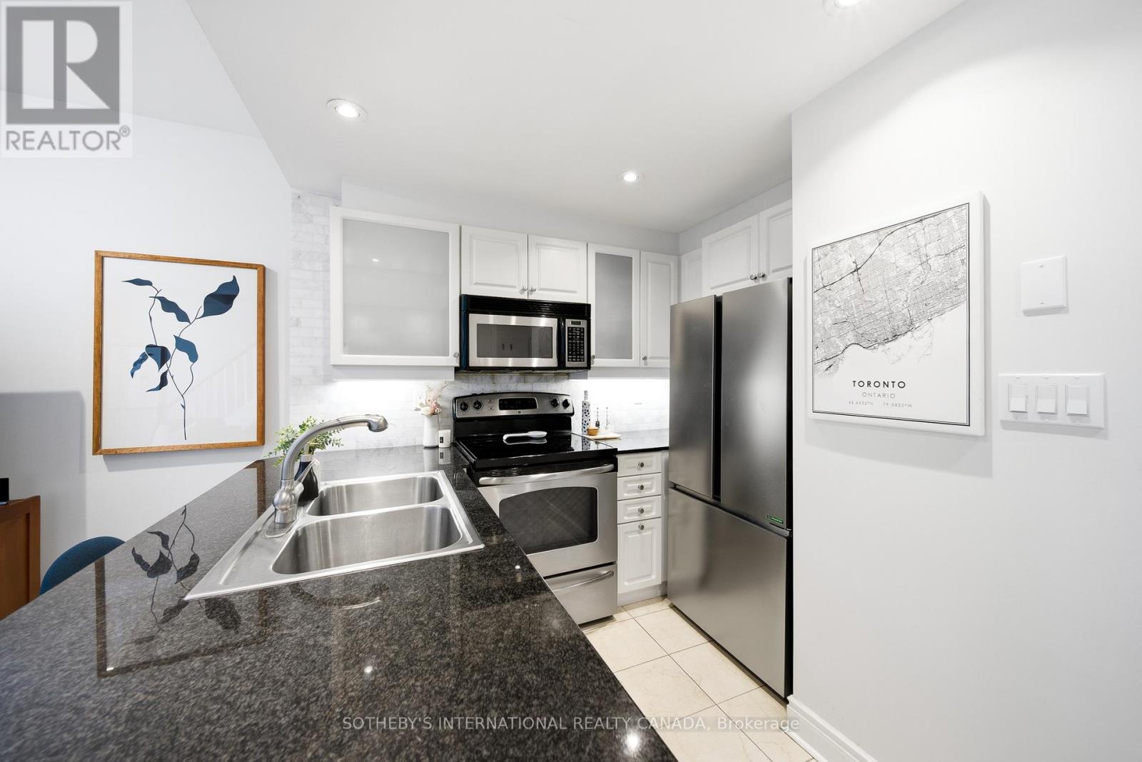 Apartment at 1507 - 80 CUMBERLAND STREET, Toronto