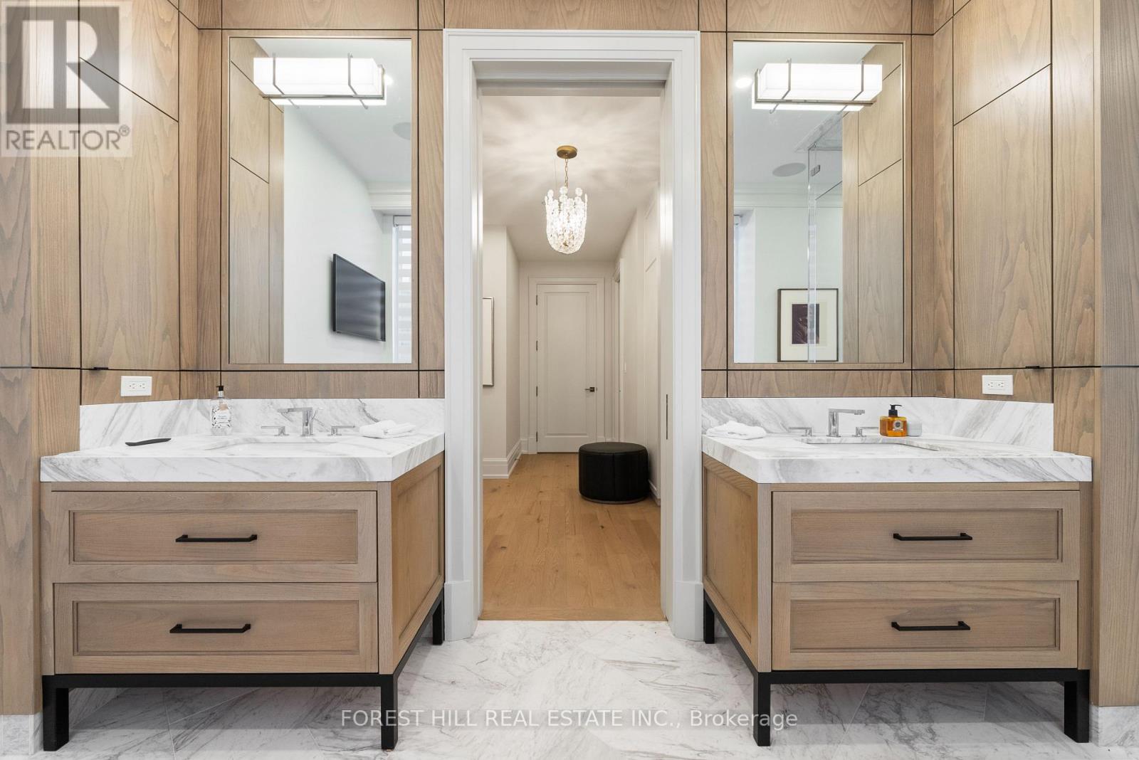 Apartment at 602 - 128 HAZELTON AVENUE, Toronto