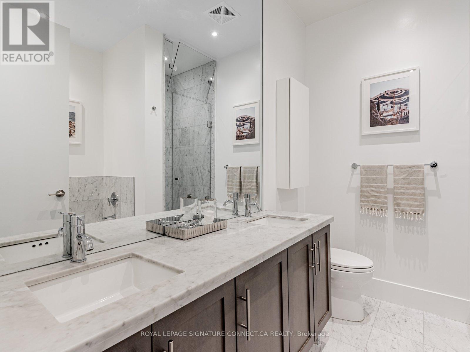 Townhouse at TH132 - 39 QUEENS QUAY E, Toronto