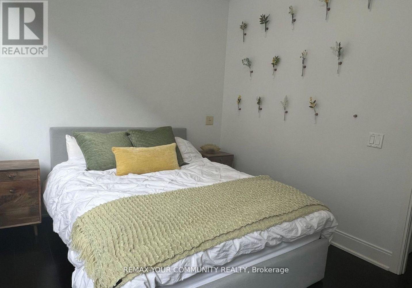 Apartment at 1106 - 21 BALMUTO STREET, Toronto
