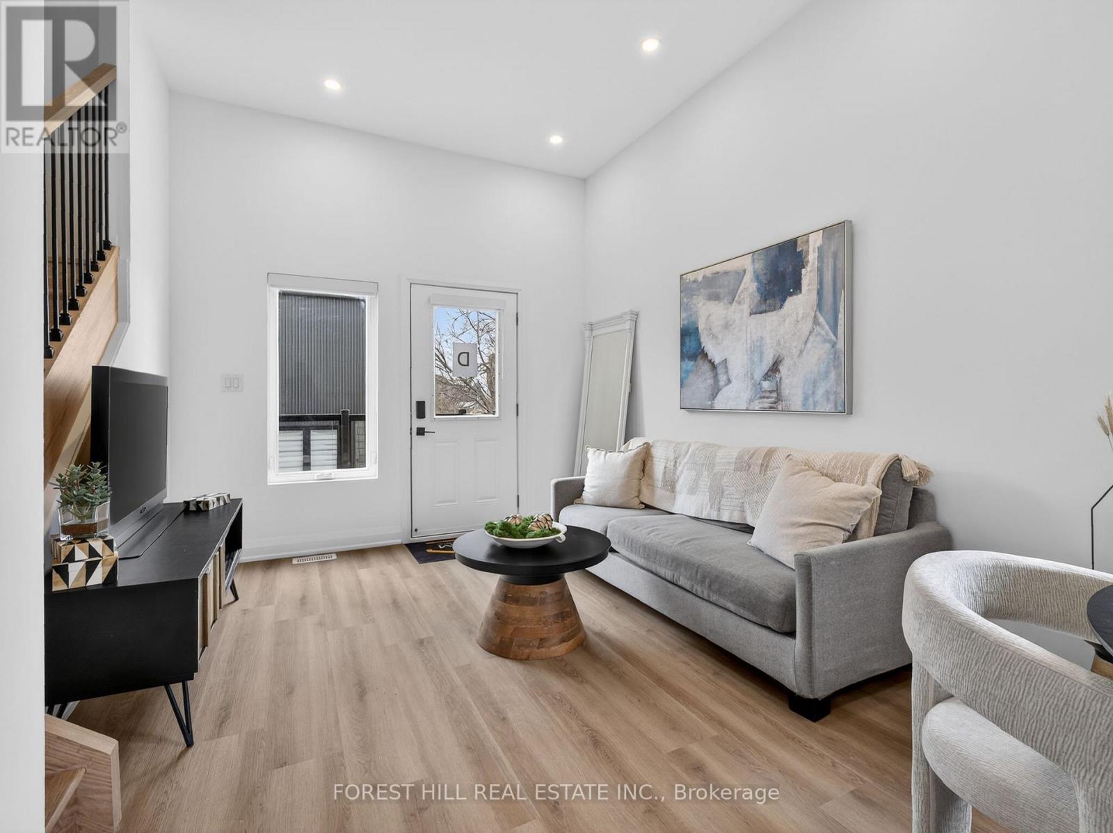 Townhouse at D - 1 DUNSMORE GARDEN, Toronto