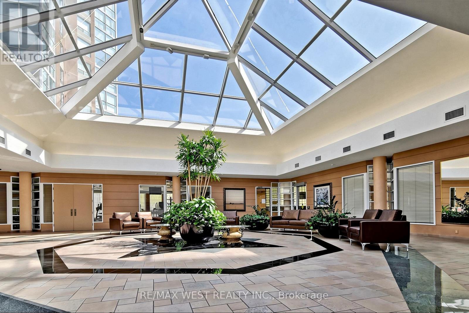 Apartment at 1302 - 5 CONCORDE PLACE, Toronto