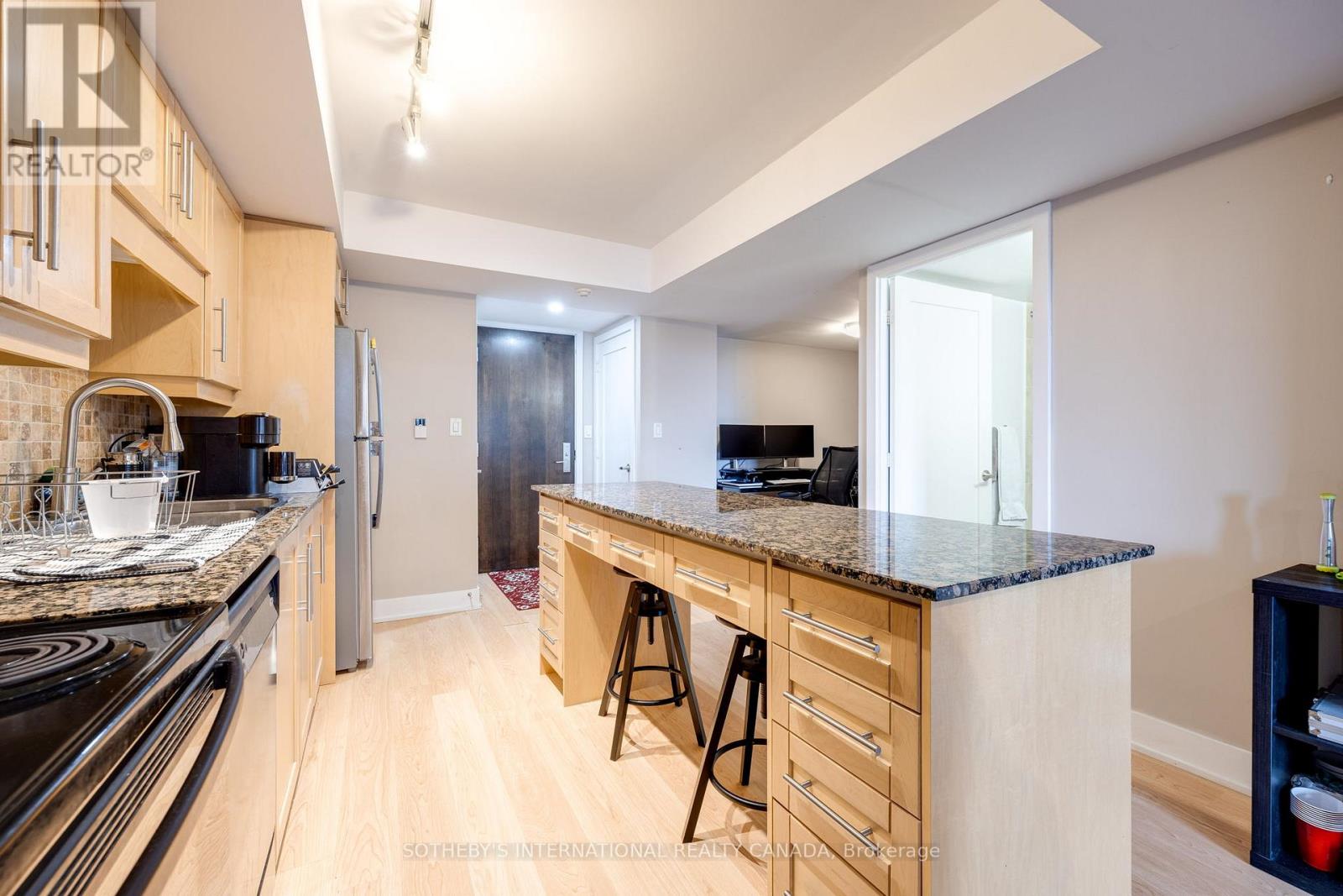 Apartment at 1705 - 20 BLUE JAYS WAY, Toronto (Waterfront Communities)