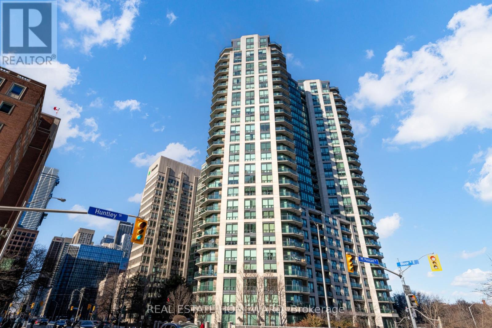 Apartment at 611 - 300 BLOOR STREET E, Toronto (Rosedale-Moore Park)