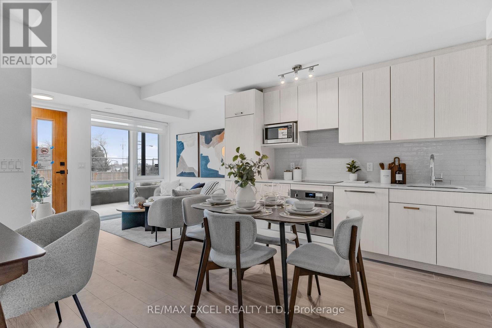 Townhouse at 5 - 75 CURLEW DRIVE, Toronto