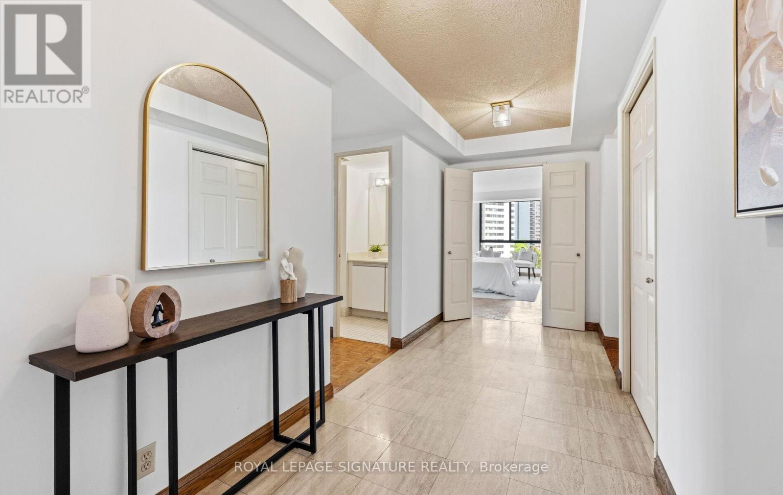 Apartment at 805 - 3 CONCORDE PLACE, Toronto