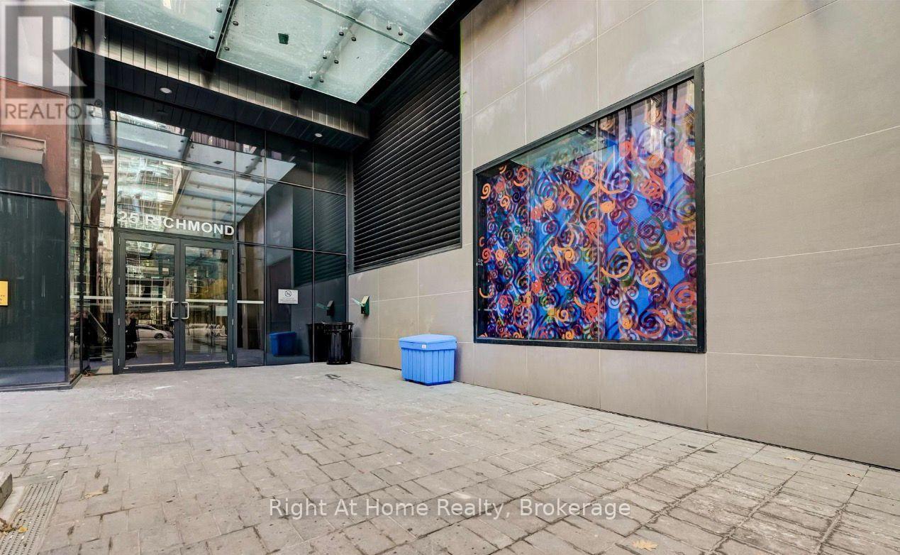 Apartment at 6 - 2606 25 RICHMOND STREET E, Toronto