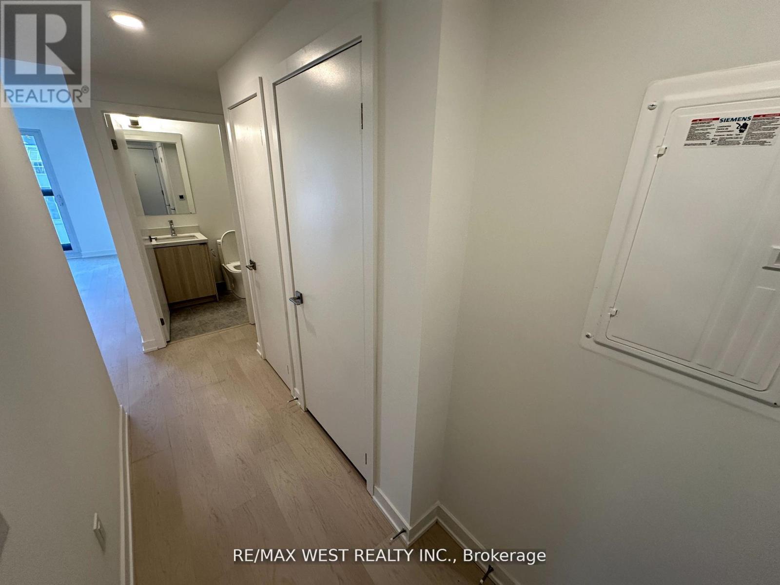 Apartment at 1105 - 252 CHURCH STREET, Toronto