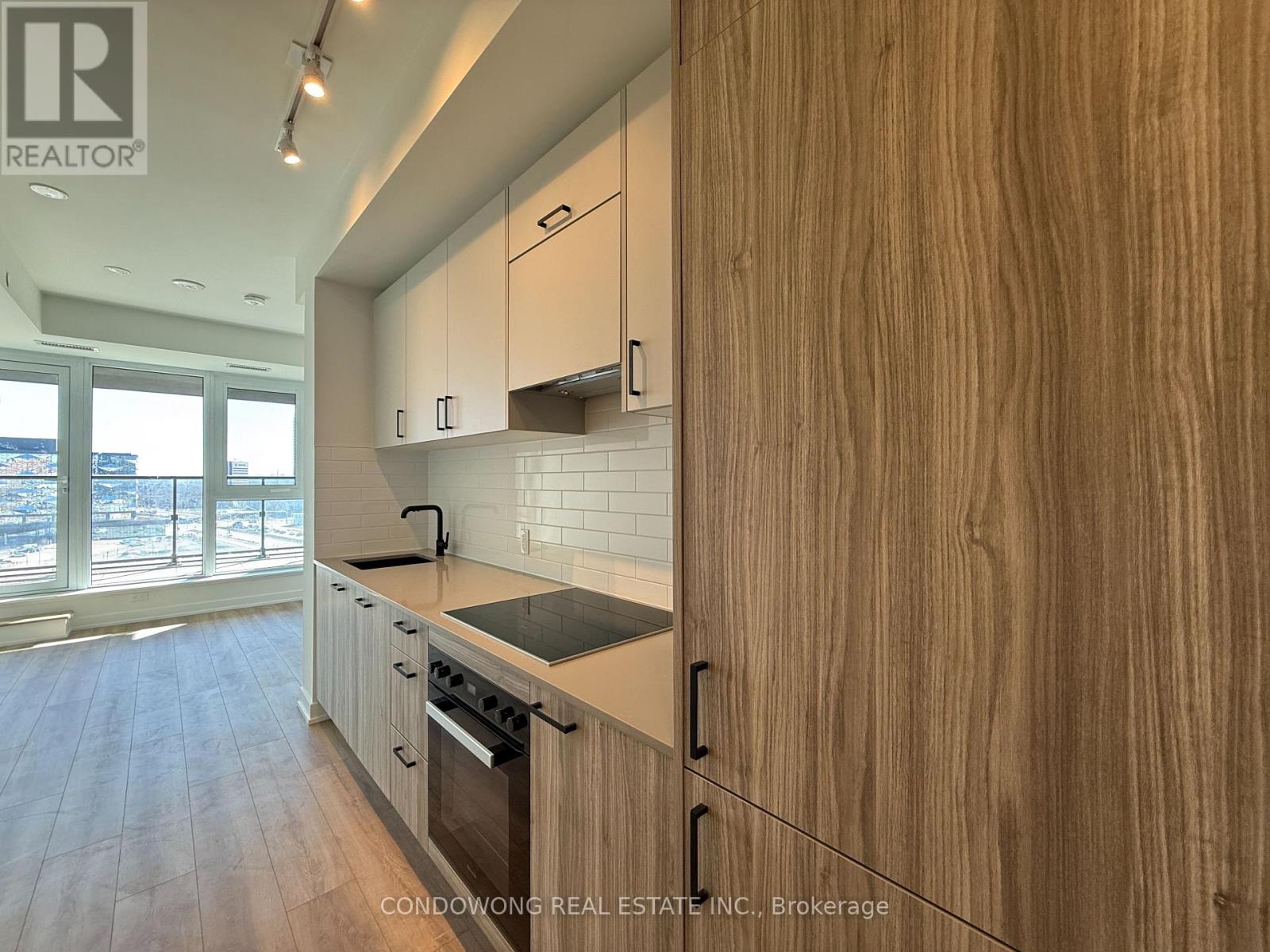 Apartment at 908 - 5 QUARRINGTON LANE, Toronto