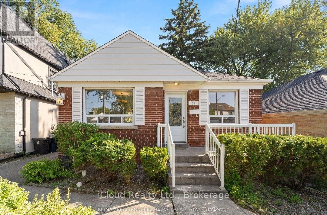 Detached at 37 COLLINSON BOULEVARD, Toronto (Clanton Park)