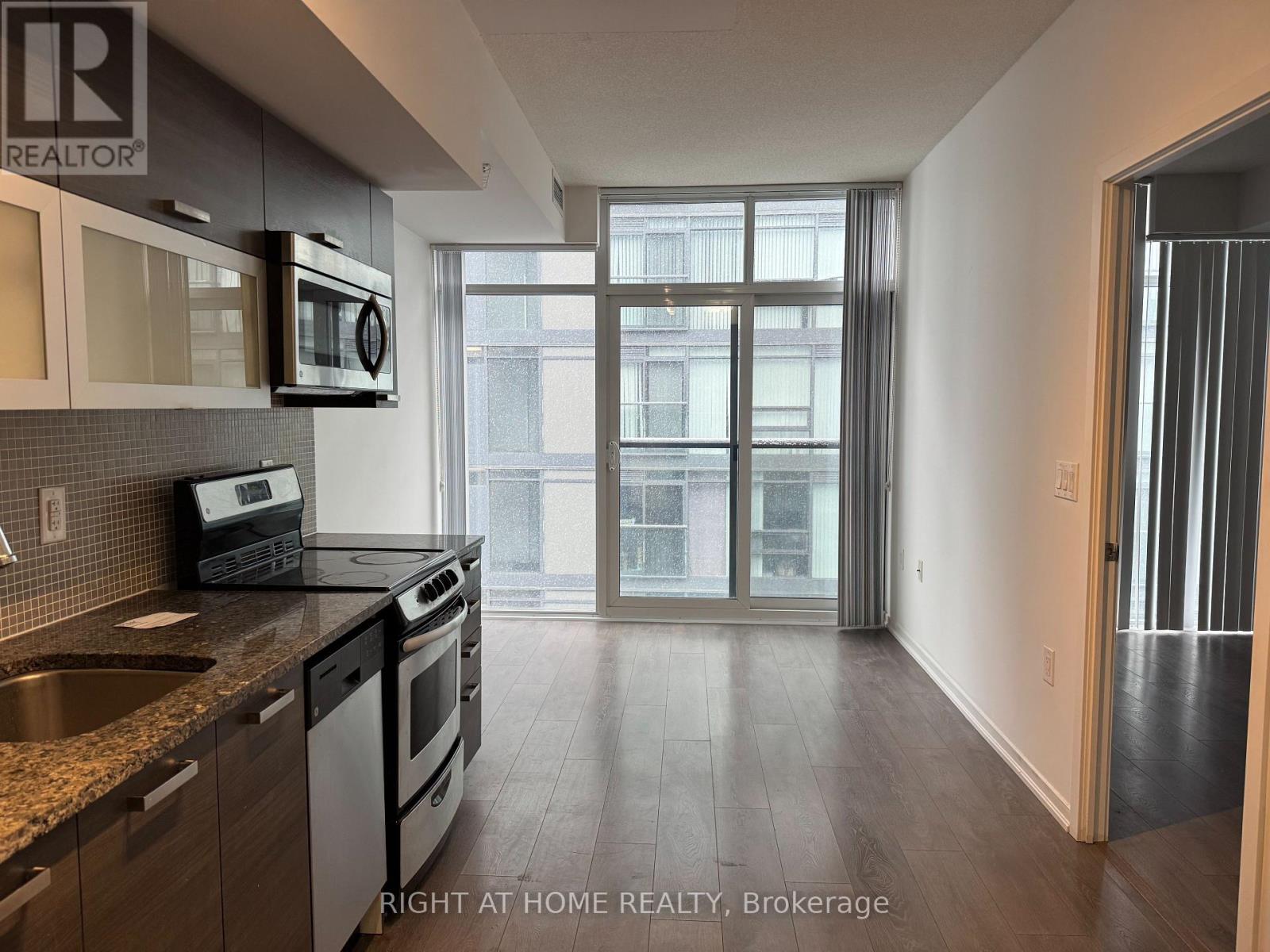 Apartment at PH01 - 36 LISGAR STREET, Toronto (Little Portugal)