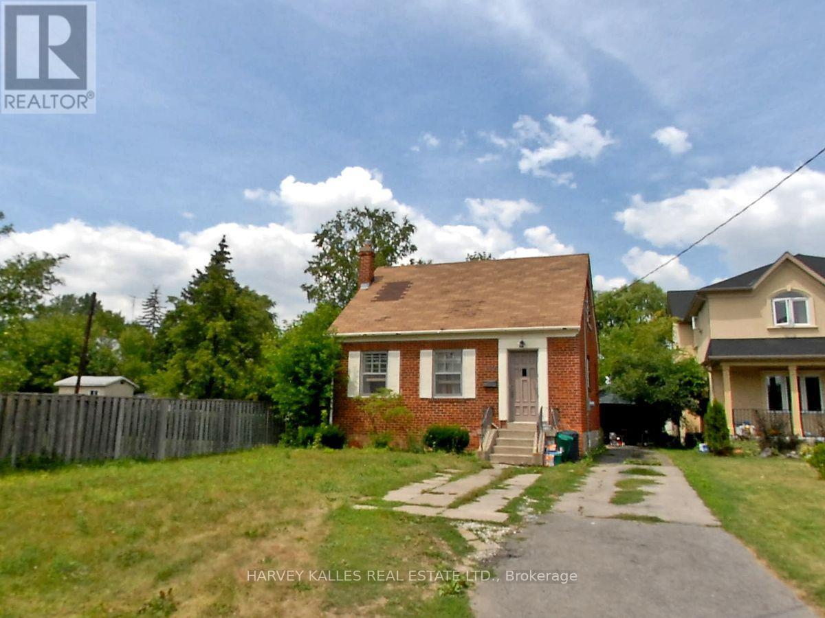 Multiplex at 112 ALLINGHAM GARDENS, Toronto (Clanton Park)