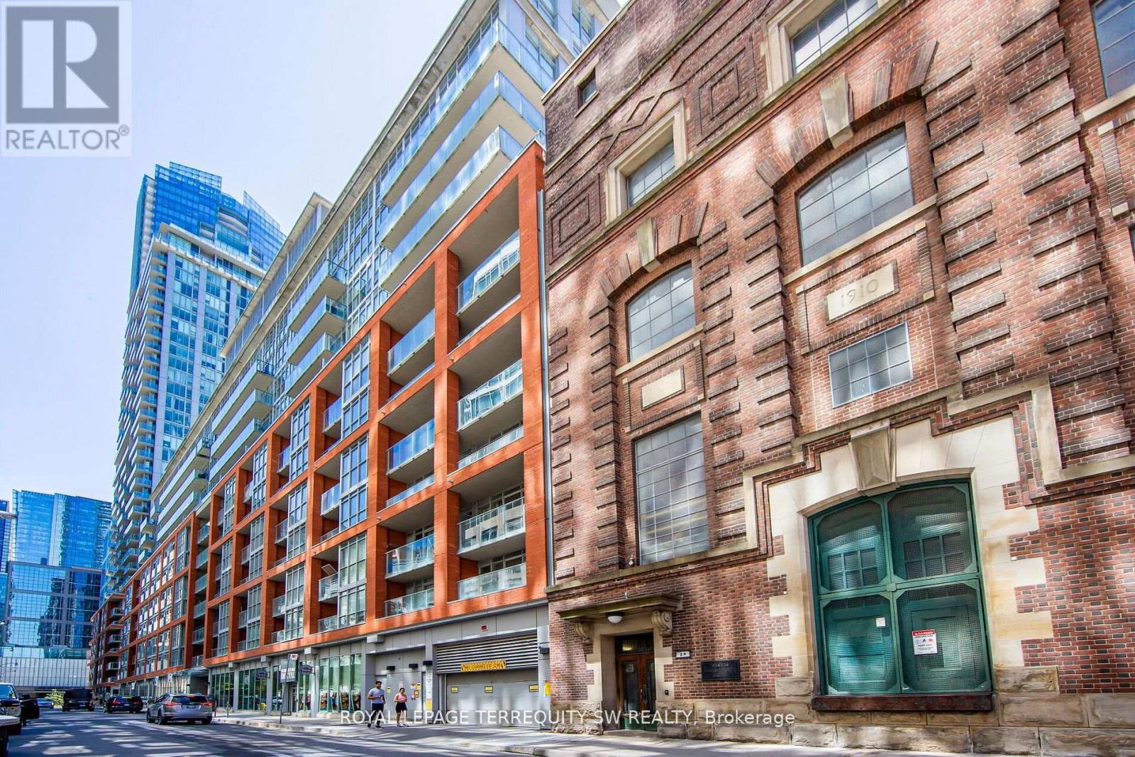 Apartment at 302 - 21 NELSON STREET, Toronto