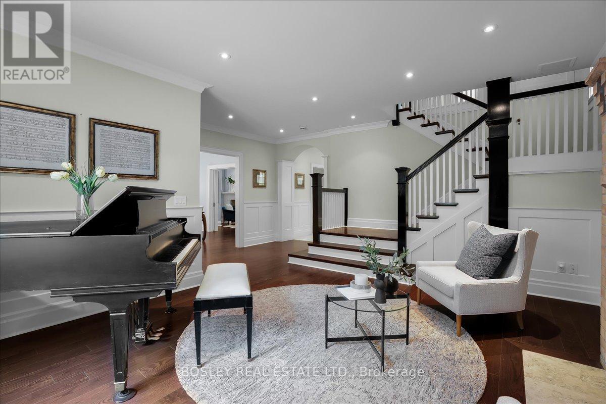 Detached at 3 SHORNCLIFFE AVENUE, Toronto