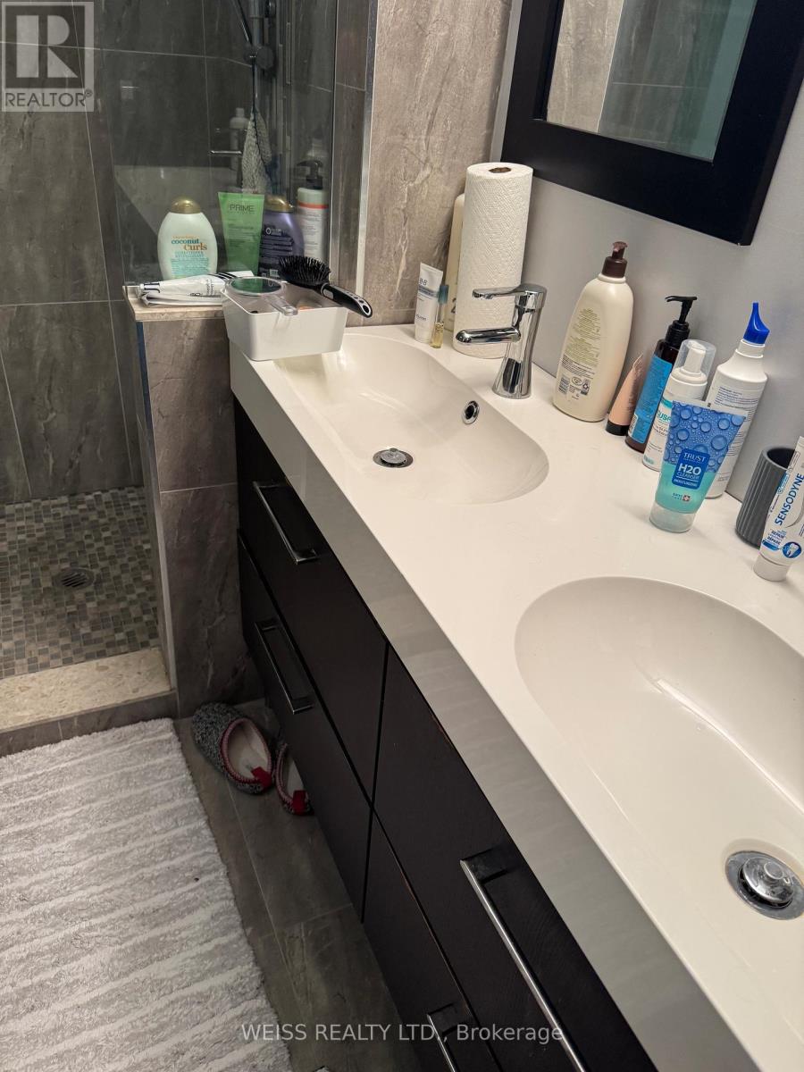 Apartment at 221 - 18 WILLIAM CARSON CRESCENT, Toronto