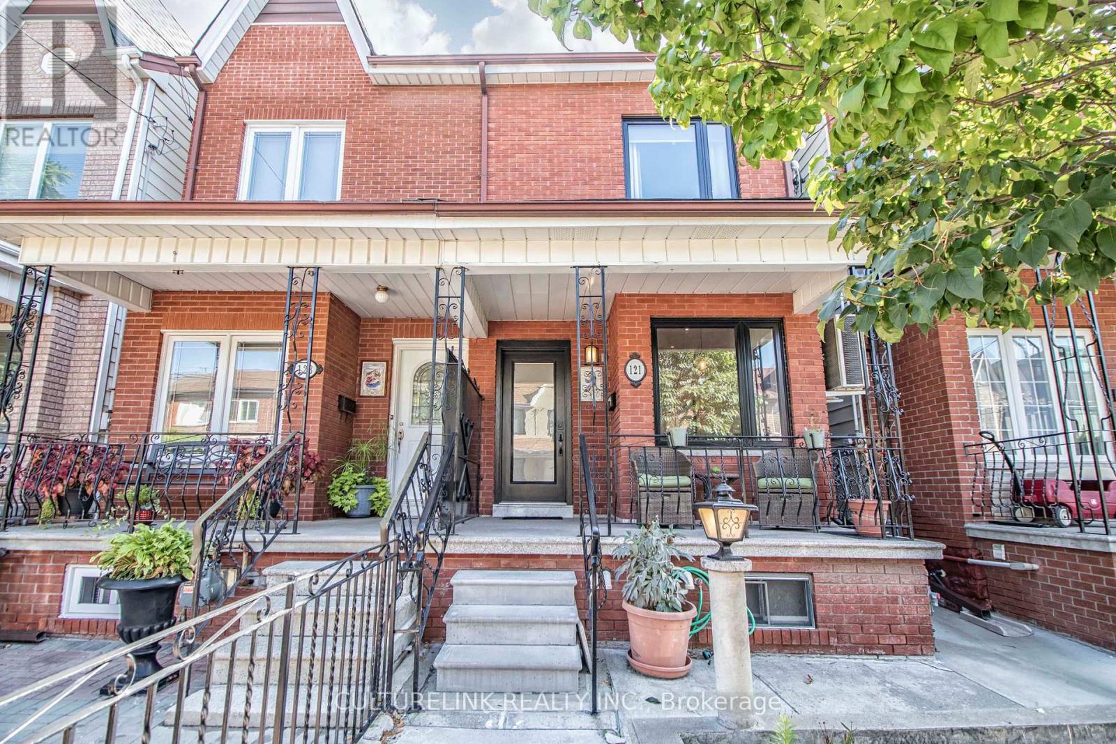 Semi-Detached/Link at UPPER - 121 MONTROSE AVENUE, Toronto (Trinity-Bellwoods)