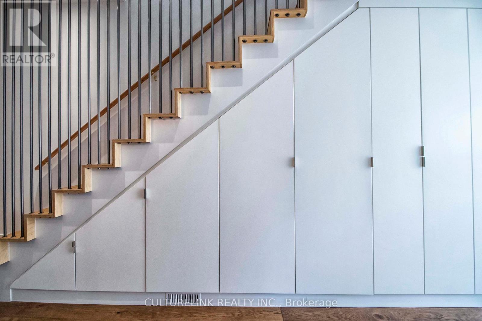 Semi-Detached/Link at UPPER - 121 MONTROSE AVENUE, Toronto