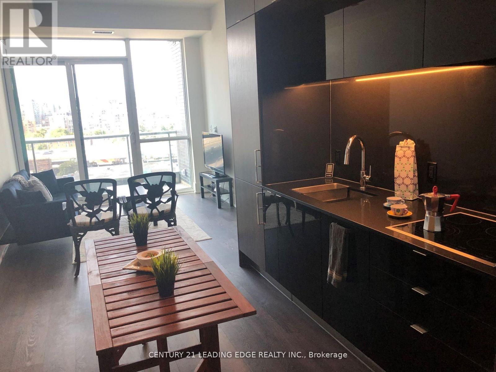 Apartment at 1 Edgewater Dr, Toronto