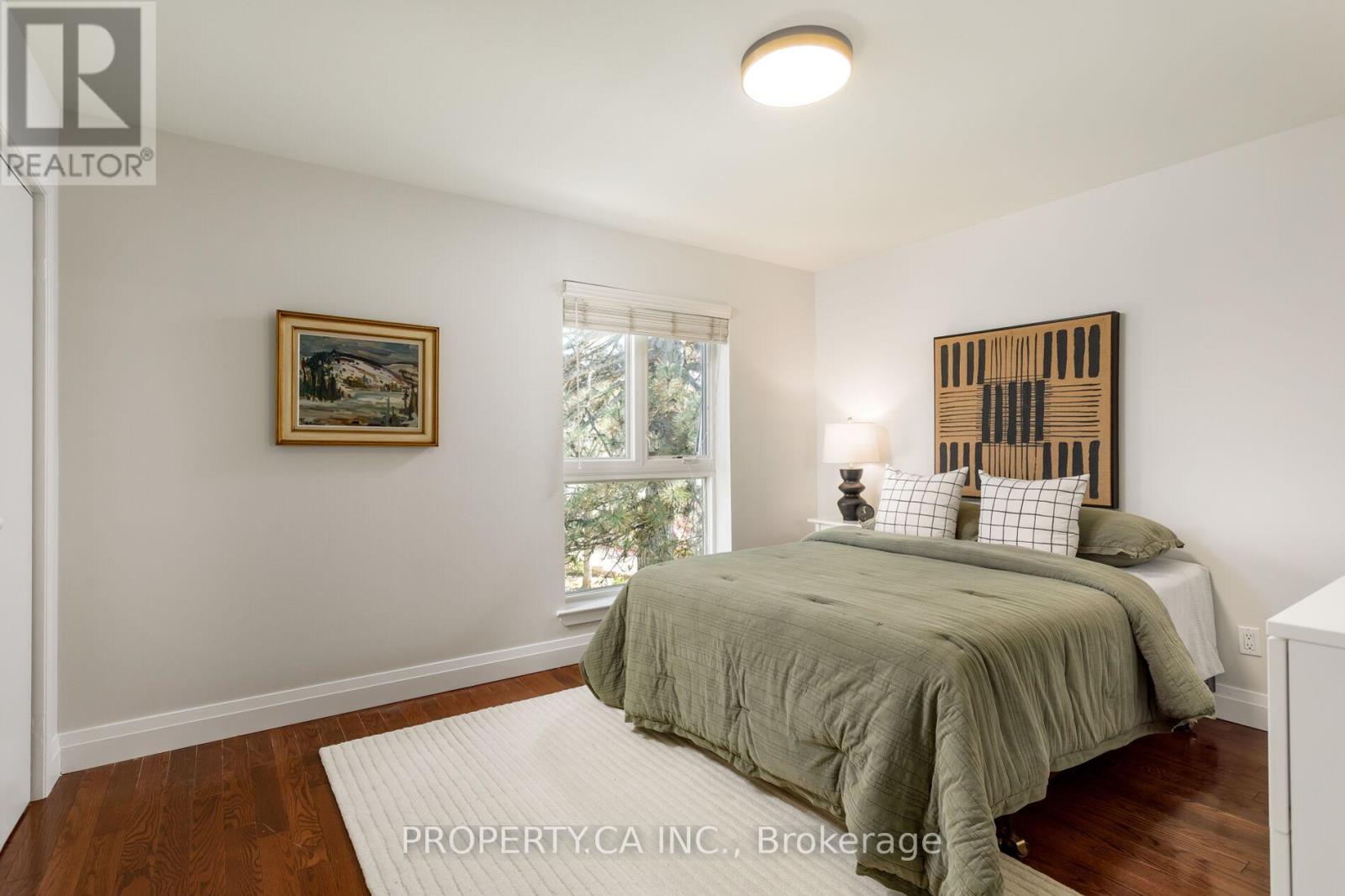 Townhouse at 32 CRIMSON MILLWAY, Toronto