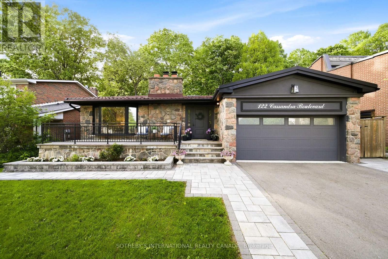 Detached at 122 CASSANDRA BOULEVARD, Toronto