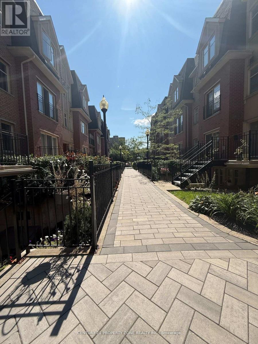 Townhouse at 238 - 1496 VICTORIA PARK AVENUE, Toronto