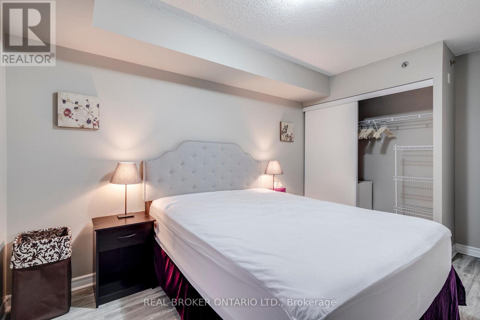 Apartment at 225 - 35 SARANAC BOULEVARD, Toronto