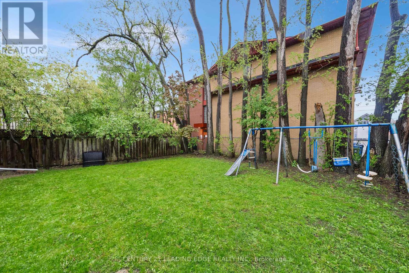 Detached at 527 GLENGARRY AVENUE, Toronto