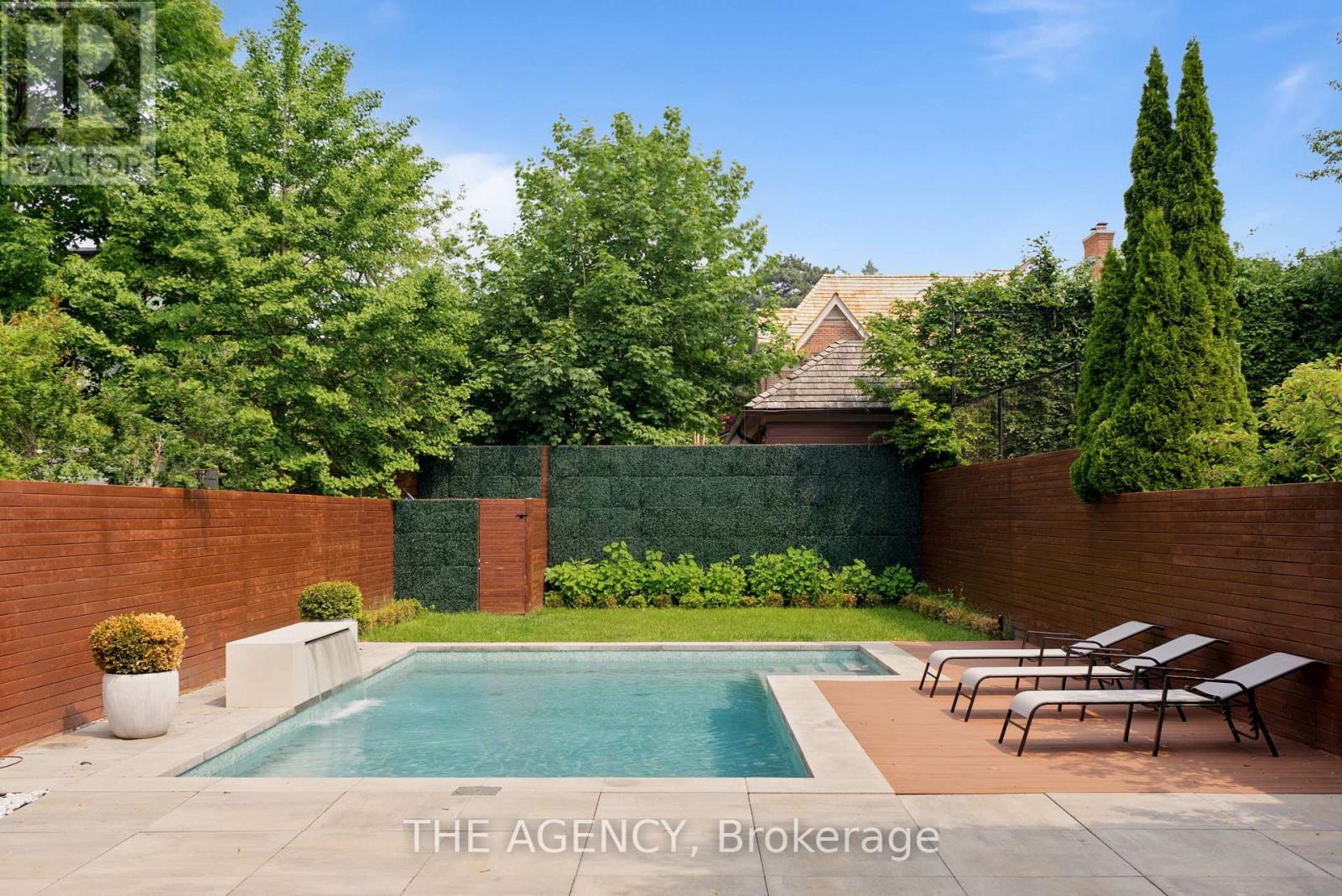 Detached at 126 SHERWOOD AVENUE, Toronto
