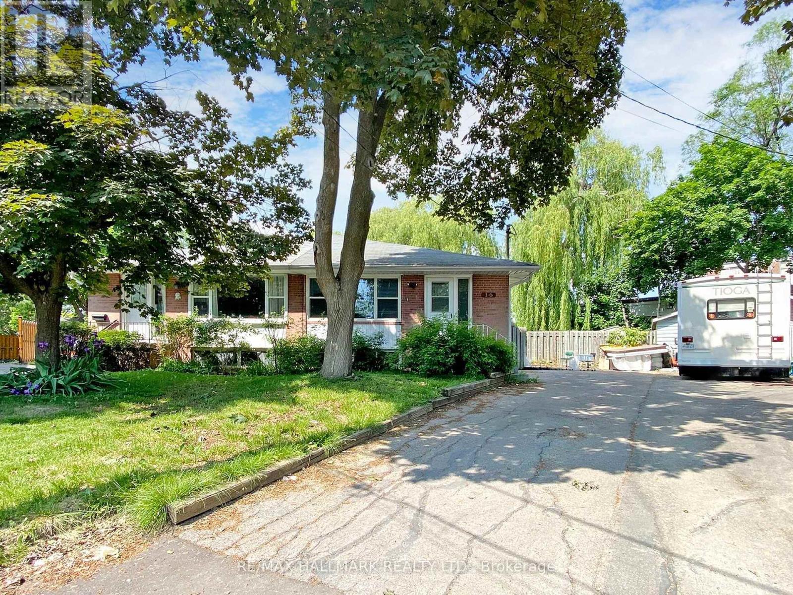 Semi-Detached/Link at 16 DUNBOYNE COURT, Toronto