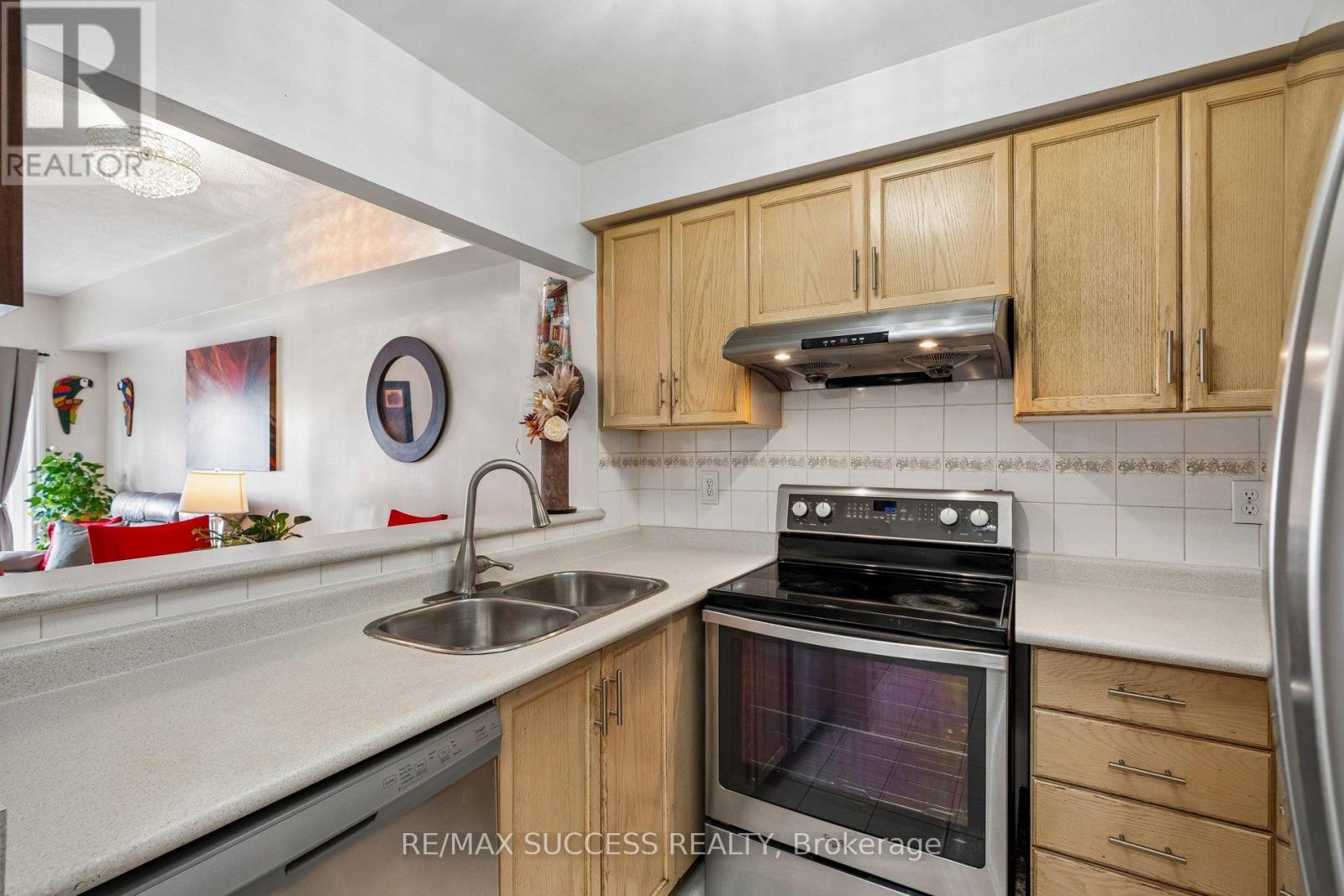 Apartment at 301 - 1000 SHEPPARD AVENUE W, Toronto