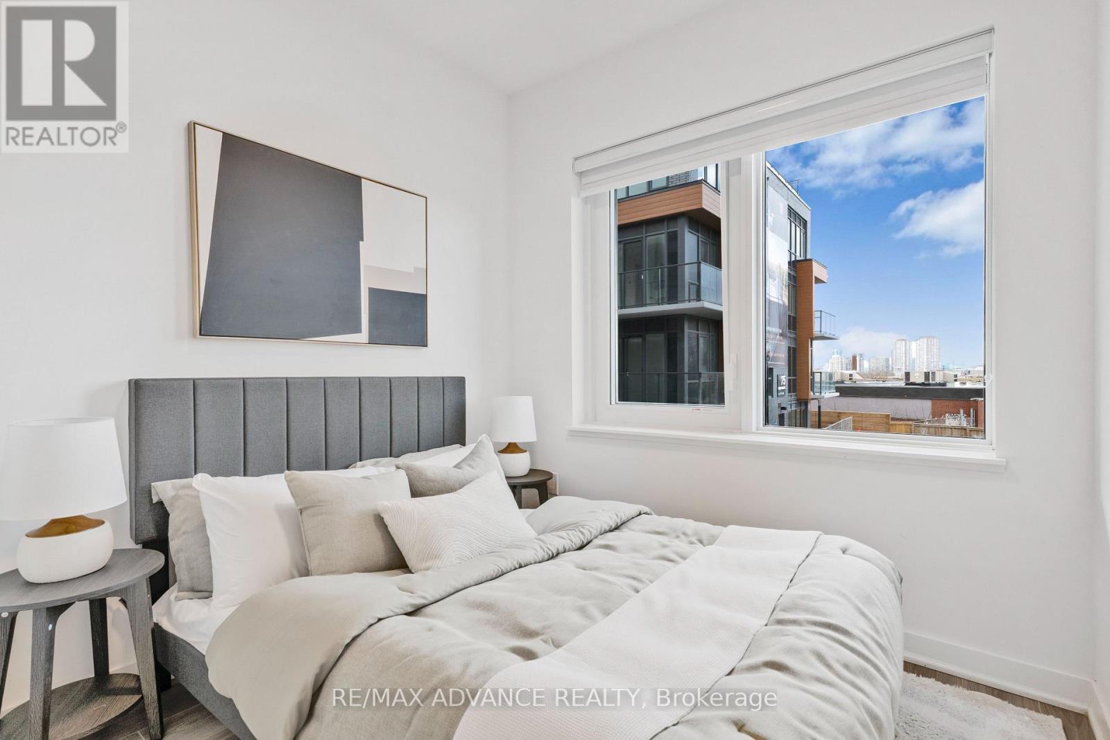 Townhouse at 34 - 73 CURLEW DRIVE, Toronto